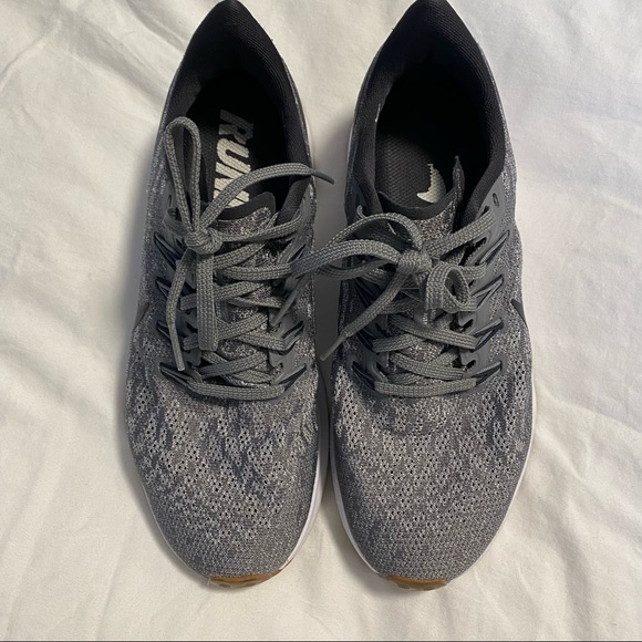 Nike Pegasus Runners - Picture 4 of 5